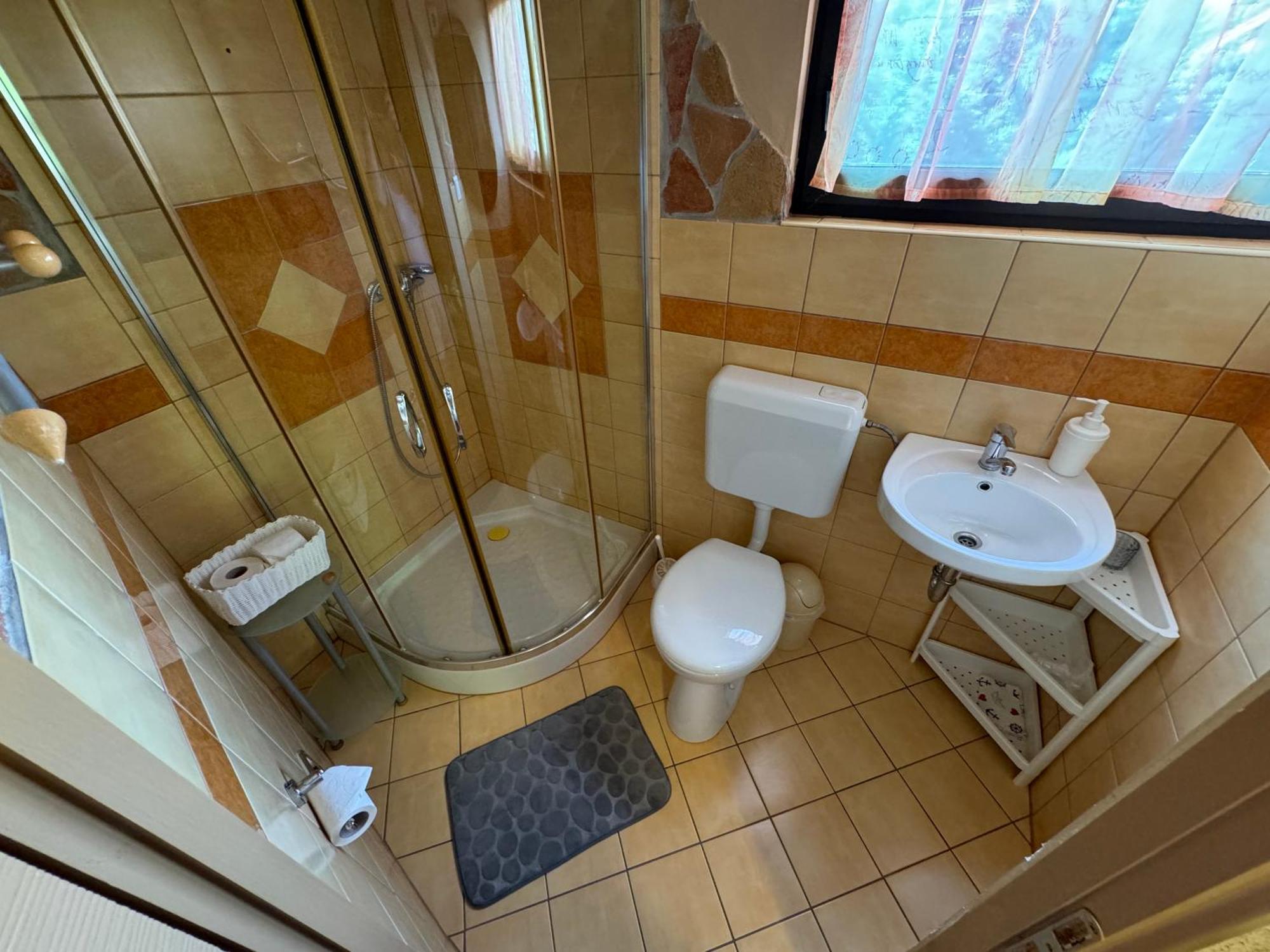 Rózsa Apartman 2 Alsóörs Habitación foto