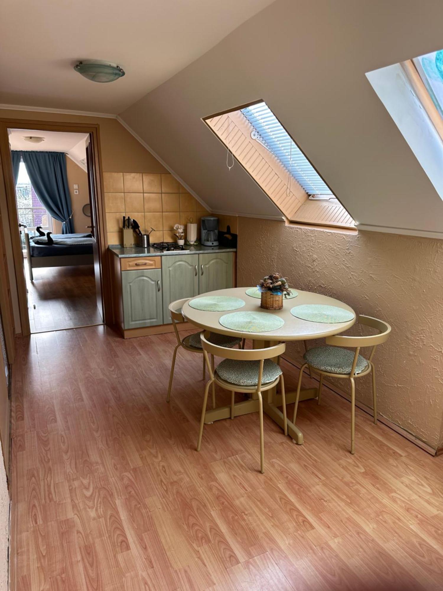 Rózsa Apartman 2 Alsóörs Habitación foto